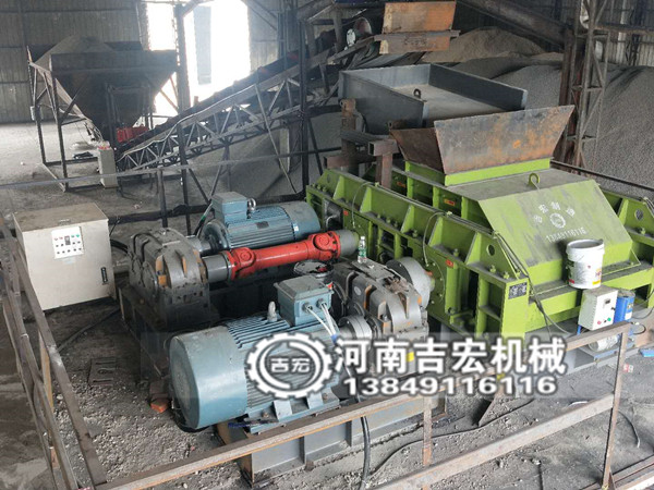 制砂設(shè)備千千萬(wàn),唯獨(dú)液壓對(duì)輥制砂機(jī)劃算！